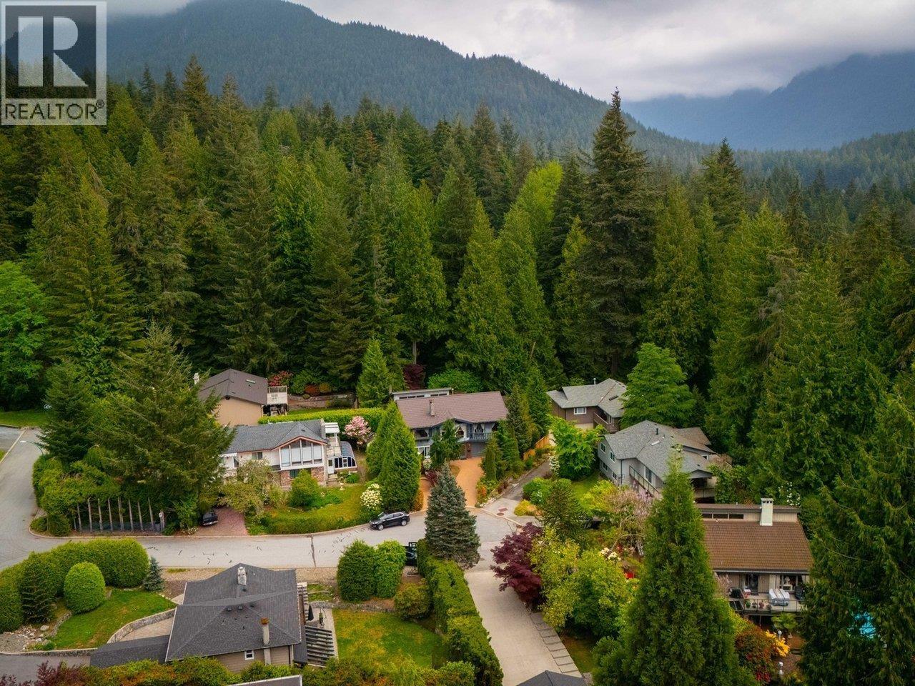 4786 Armour Court, North Vancouver, British Columbia  V7K 2W6 - Photo 32 - R3122058