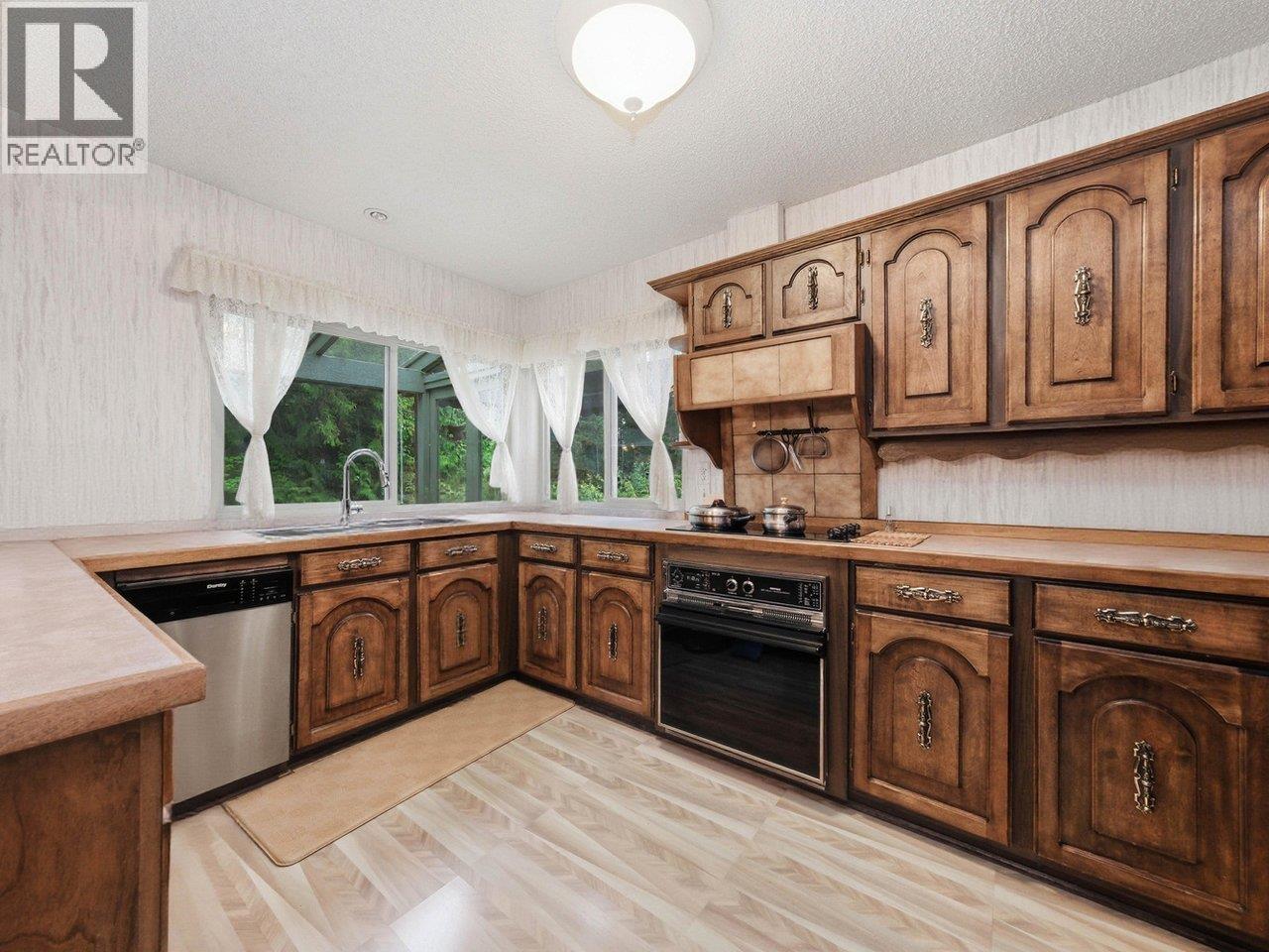 4786 Armour Court, North Vancouver, British Columbia  V7K 2W6 - Photo 9 - R3122058