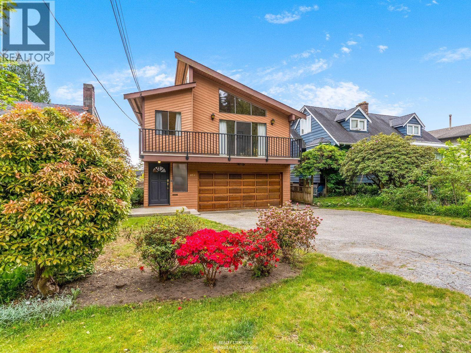 859 E 17TH STREET, North Vancouver, British Columbia