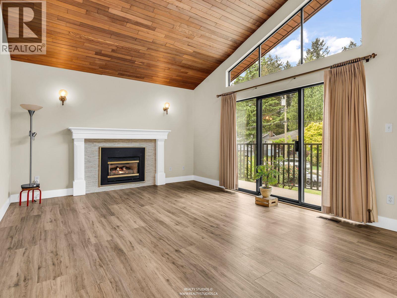 859 E 17th Street, North Vancouver, British Columbia  V7L 2X2 - Photo 3 - R3122082