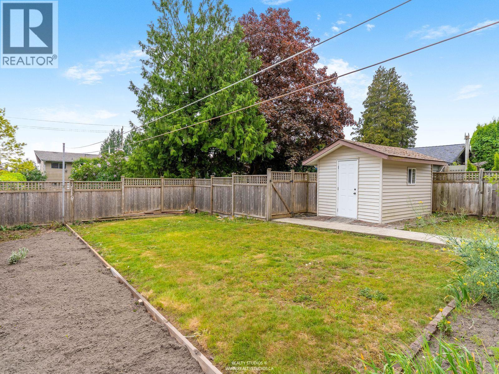 859 E 17th Street, North Vancouver, British Columbia  V7L 2X2 - Photo 32 - R3122082