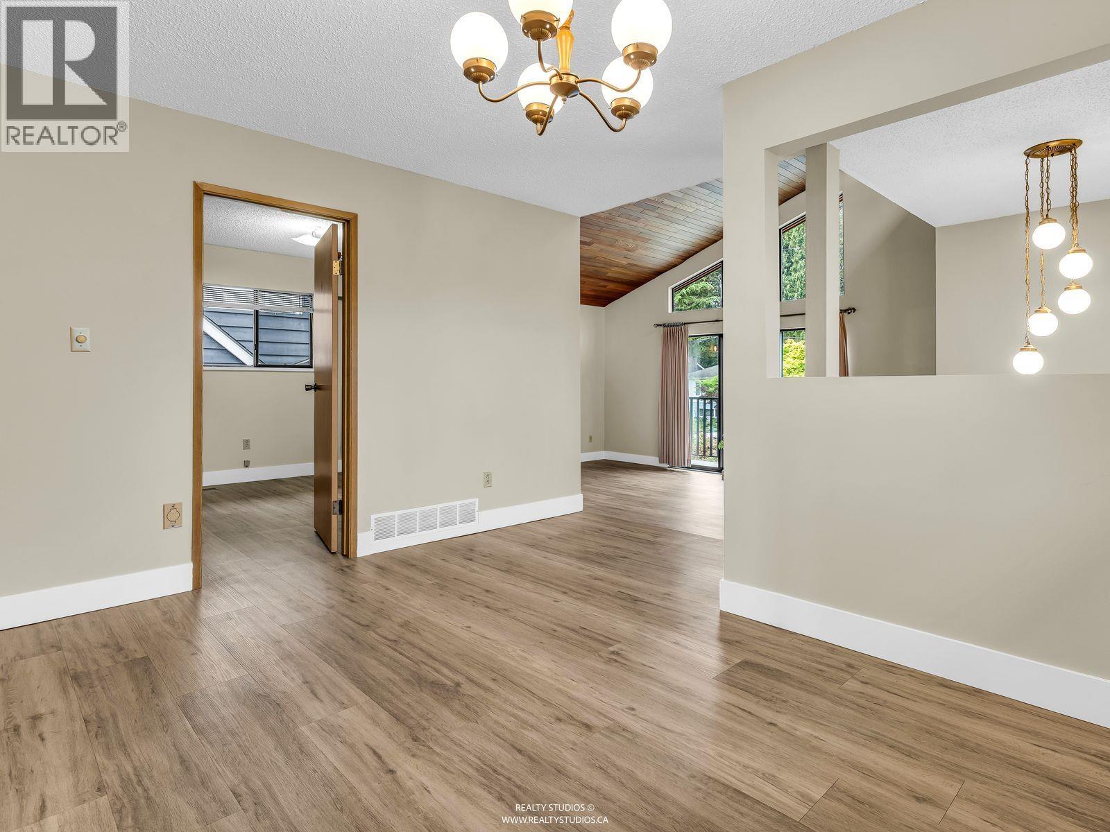 859 E 17th Street, North Vancouver, British Columbia  V7L 2X2 - Photo 8 - R3122082
