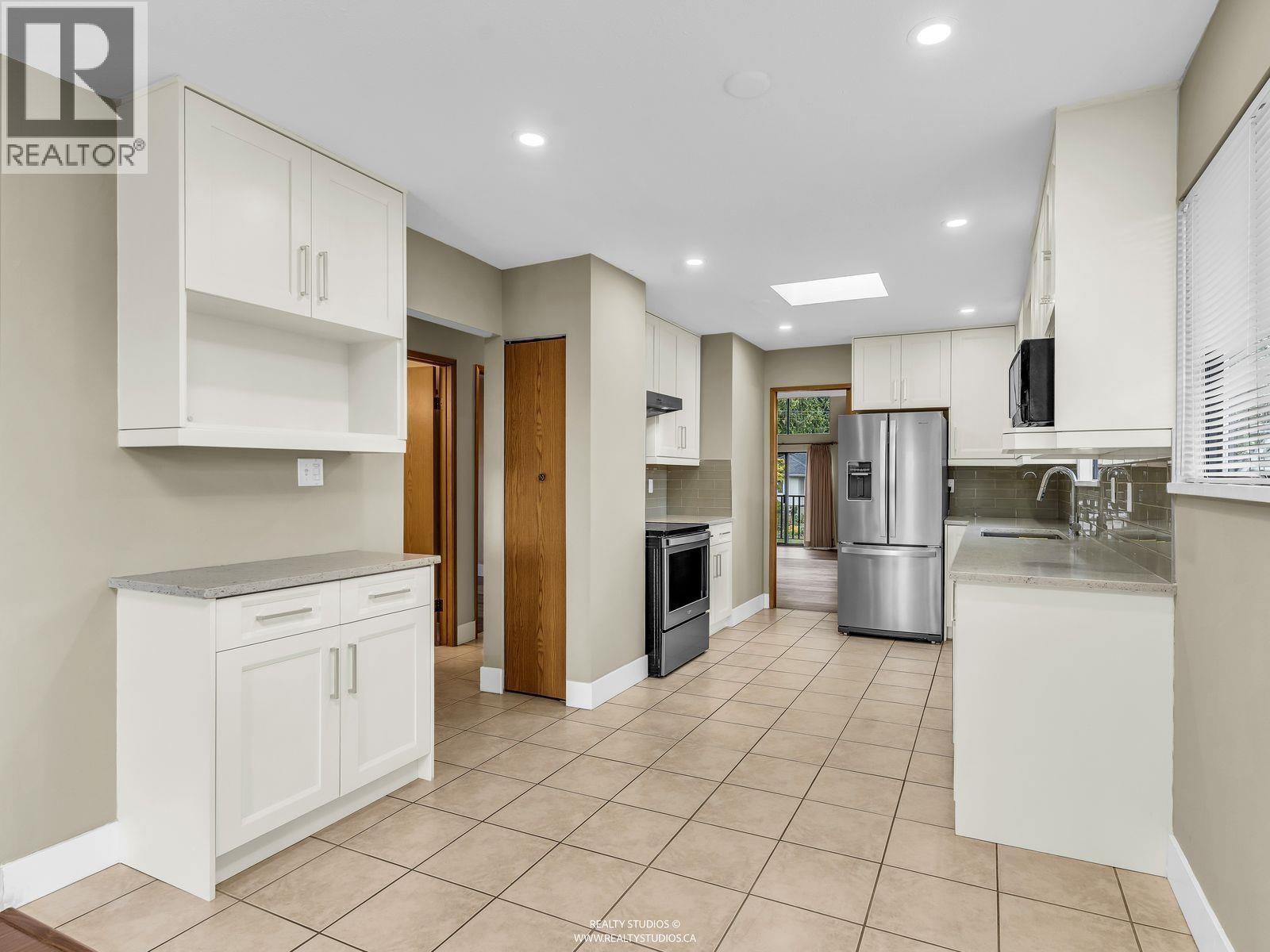 859 E 17th Street, North Vancouver, British Columbia  V7L 2X2 - Photo 9 - R3122082