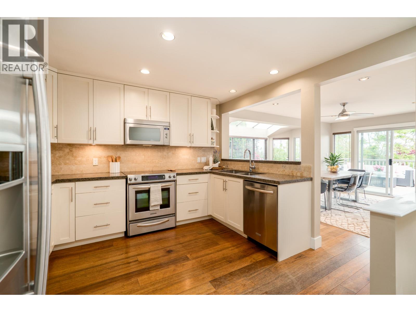 939 CALVERHALL STREET, North Vancouver, British Columbia