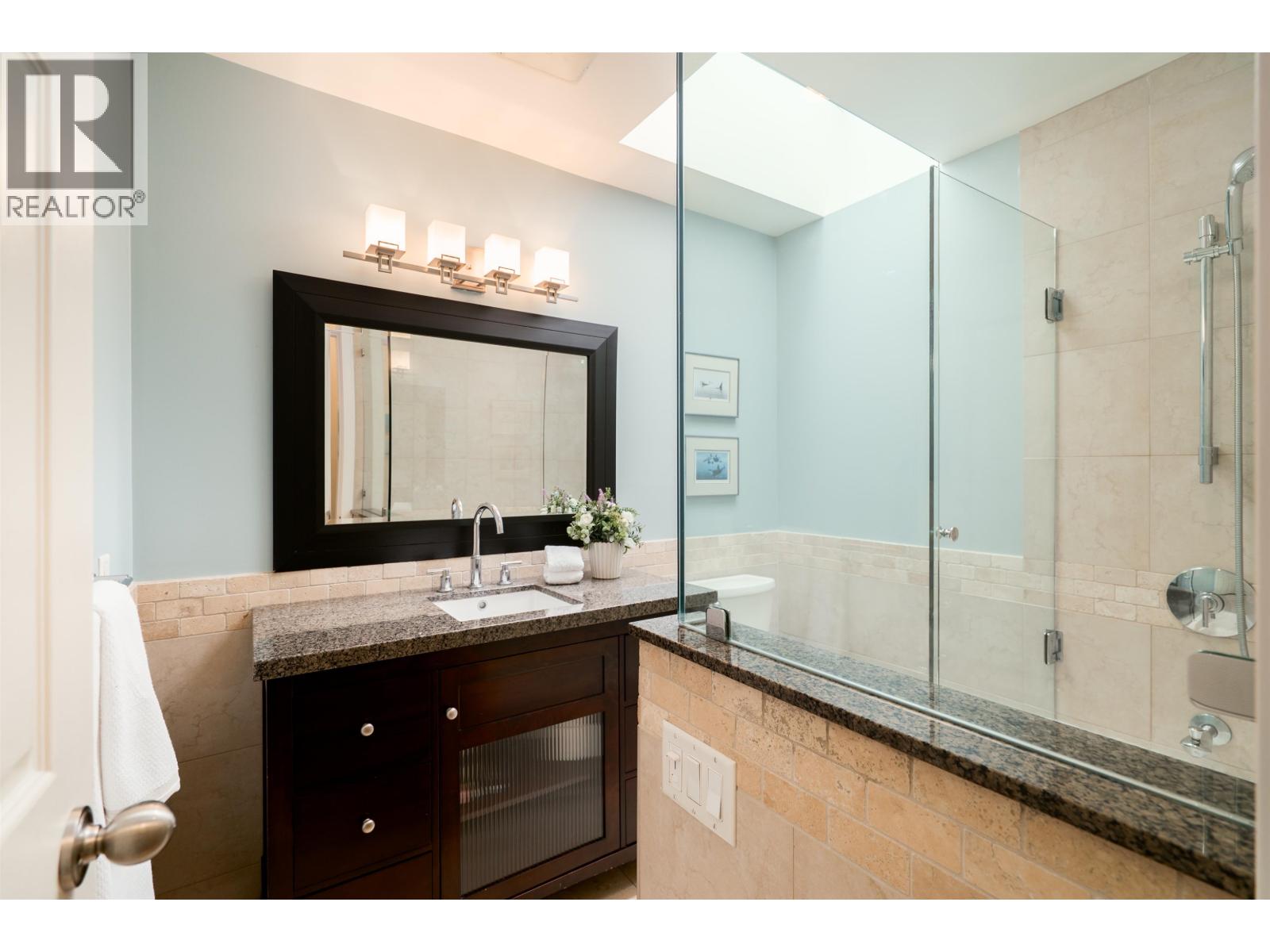939 Calverhall Street, North Vancouver, British Columbia  V7L 1Y1 - Photo 20 - R3122127