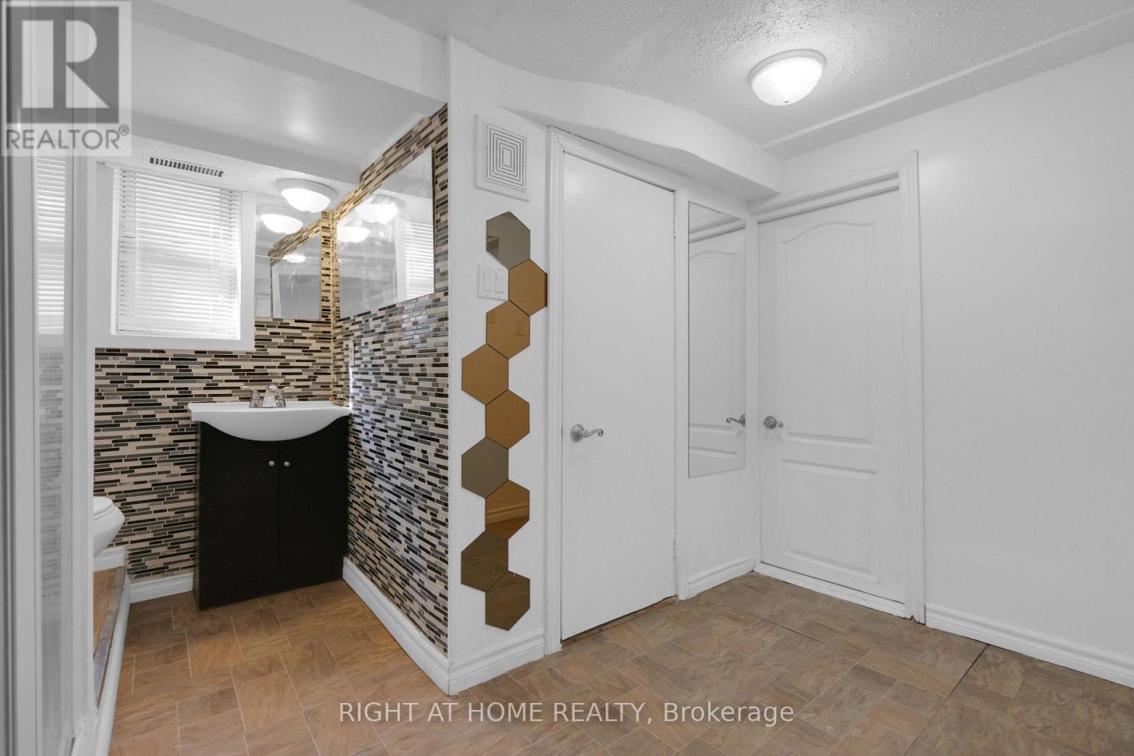 931 Willowdale Avenue, Toronto, Ontario  M2M 3C3 - Photo 21 - C13101402