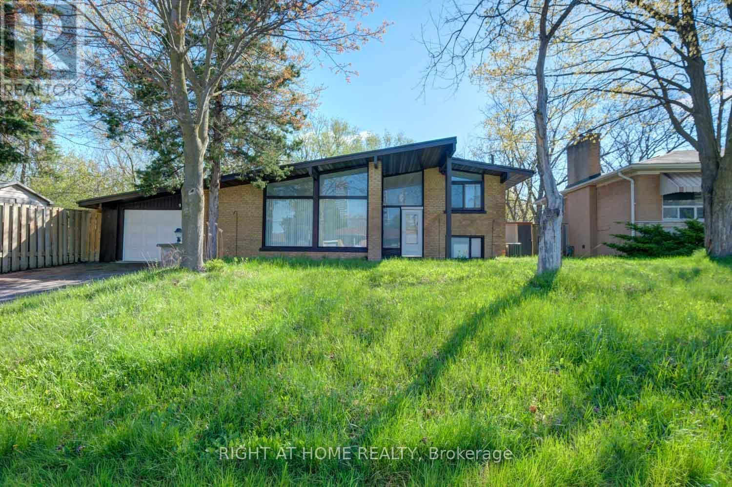 931 Willowdale Avenue, Toronto, Ontario  M2M 3C3 - Photo 3 - C13101402