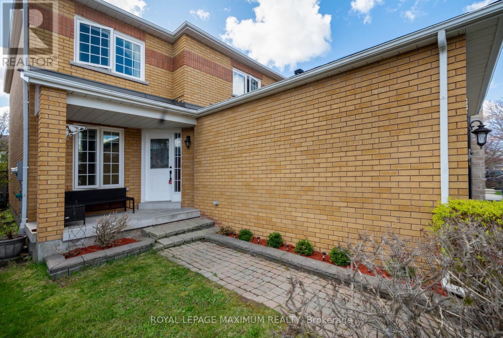 112 Jordan Drive, Orangeville, Ontario  L9W 4W7 - Photo 2 - W13108440