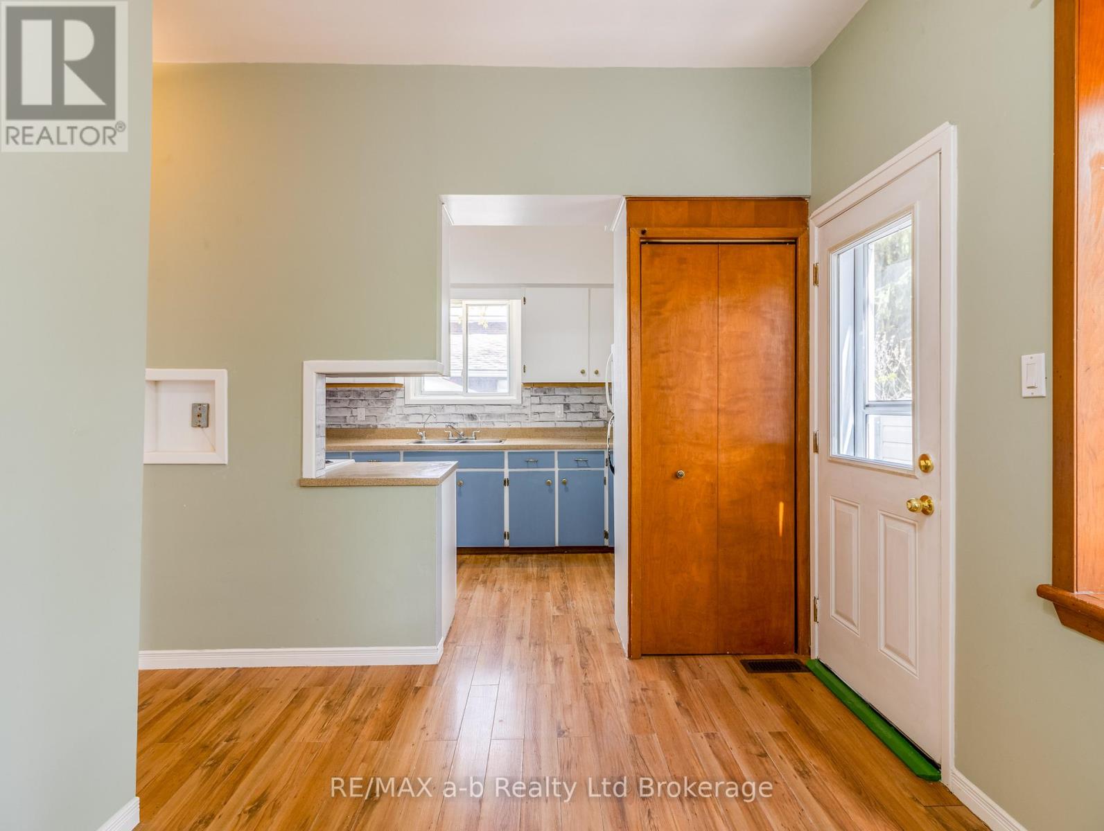 544 Grace Street, Woodstock, Ontario N4S 4N8 - Photo 3 - X13113350