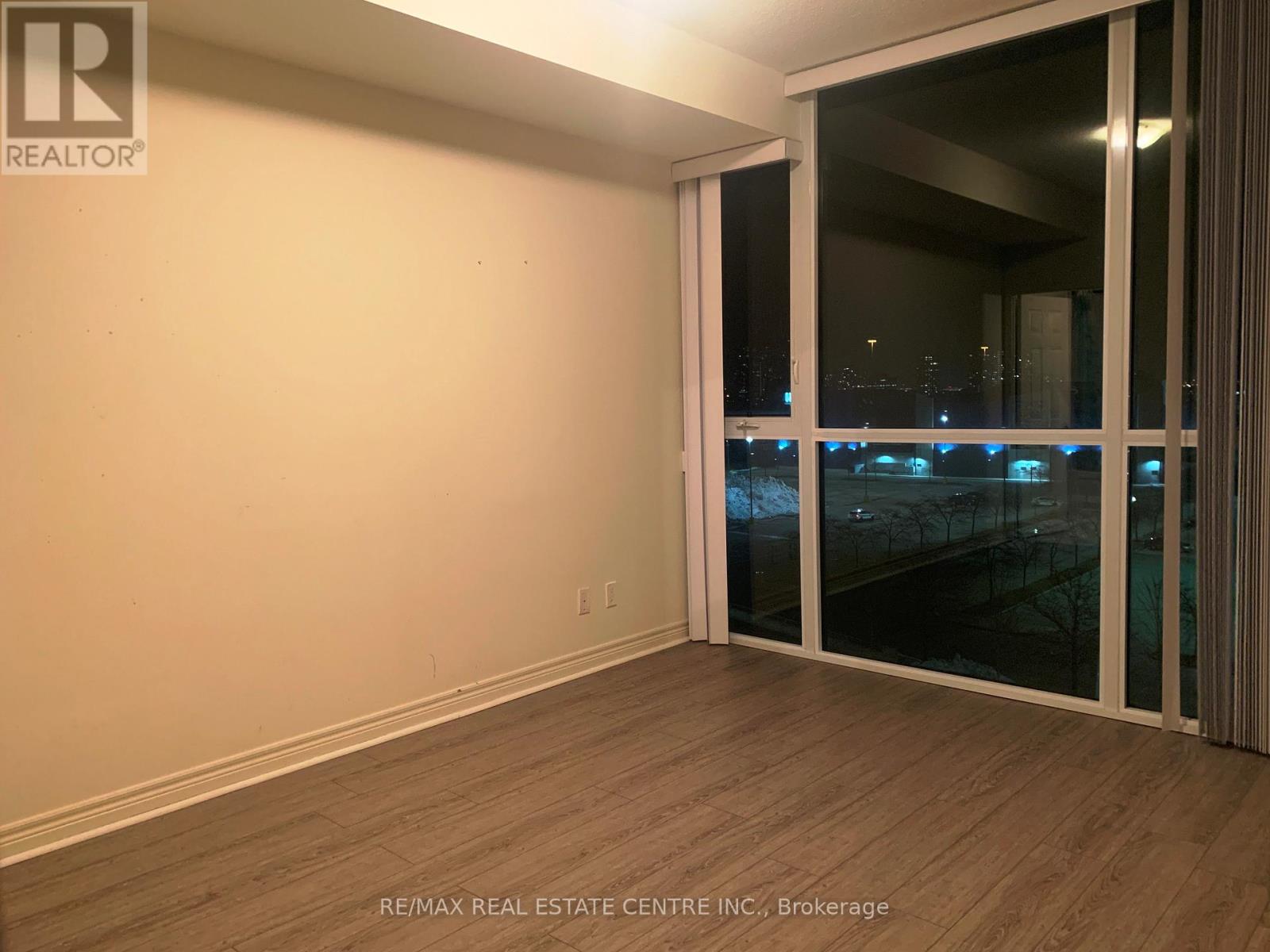 705 - 339 Rathburn Rd Road W, Mississauga, Ontario  L5B 0K6 - Photo 27 - W12801088