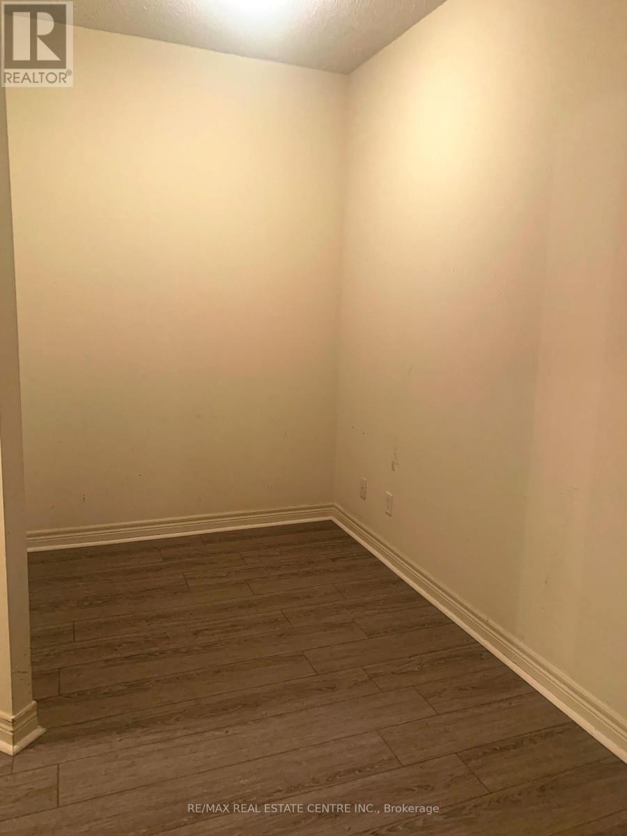 705 - 339 Rathburn Rd Road W, Mississauga, Ontario  L5B 0K6 - Photo 23 - W12801088