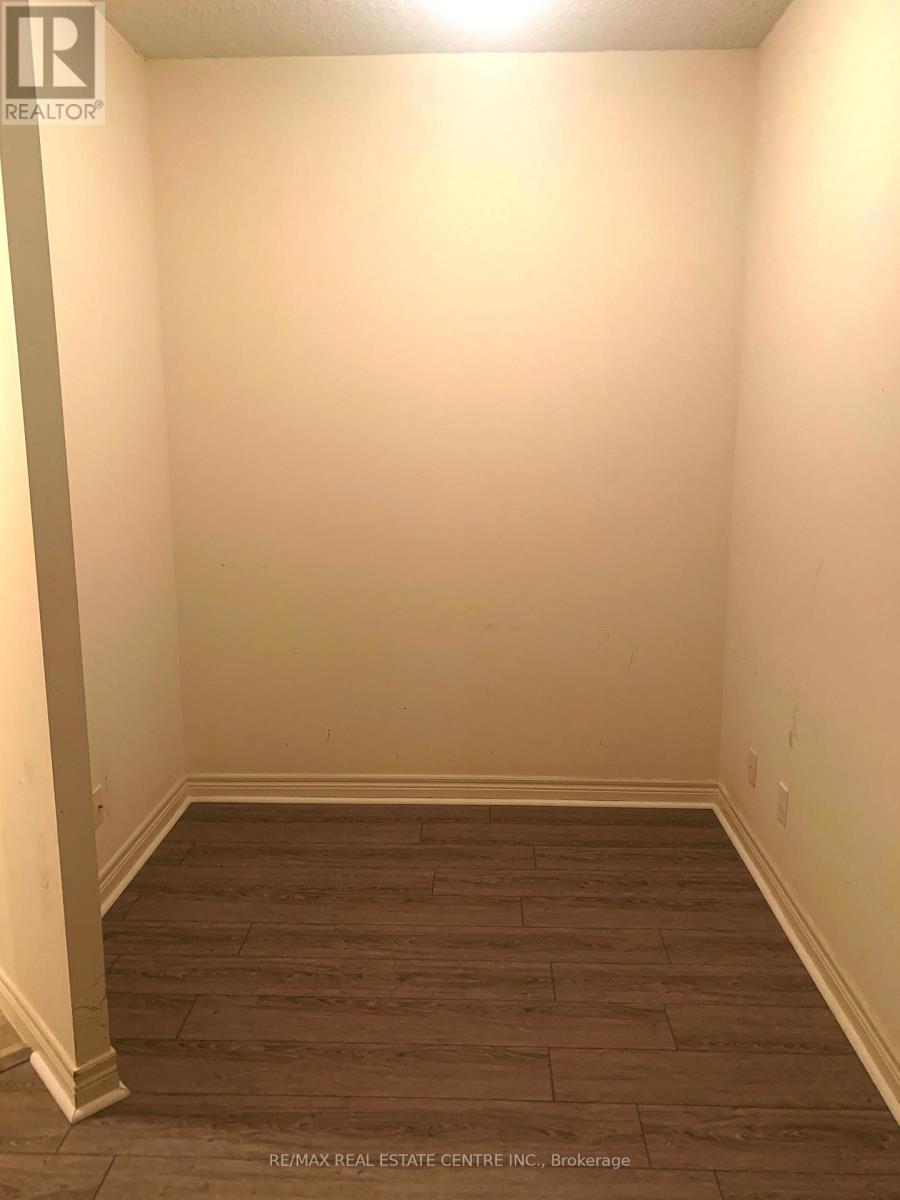 705 - 339 Rathburn Rd Road W, Mississauga, Ontario  L5B 0K6 - Photo 24 - W12801088