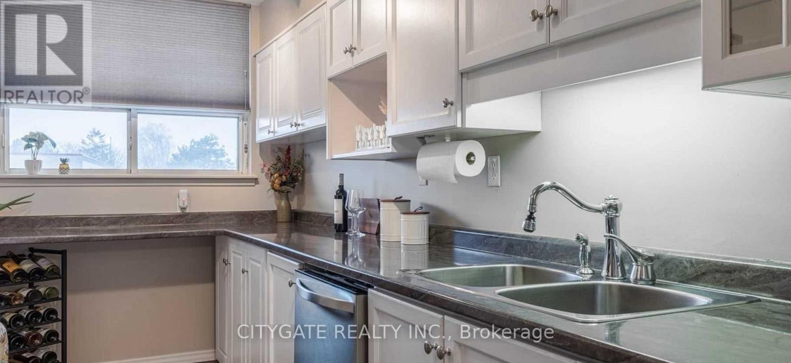202 - 1425 Ghent Avenue, Burlington, Ontario  L7S 1X5 - Photo 8 - W13113346
