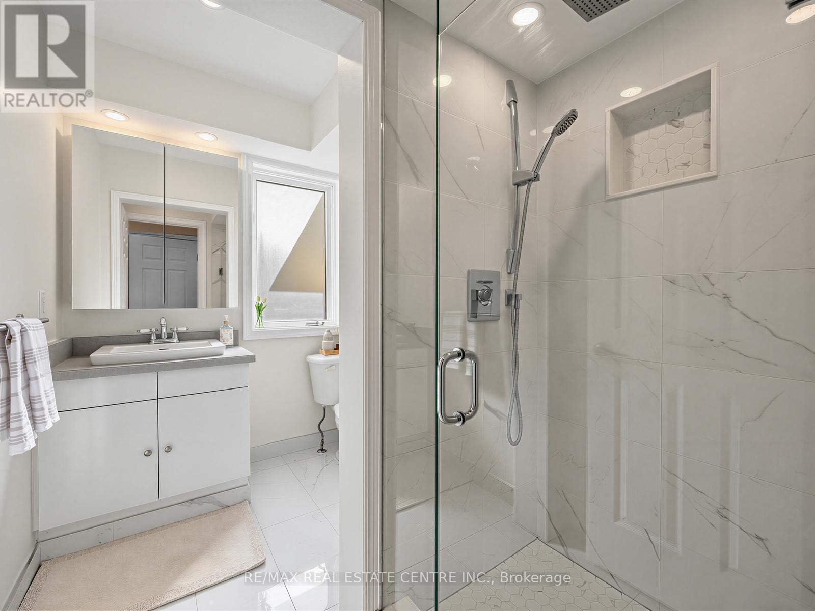 592 Montbeck Crescent, Mississauga, Ontario  L5G 1N8 - Photo 16 - W13113360