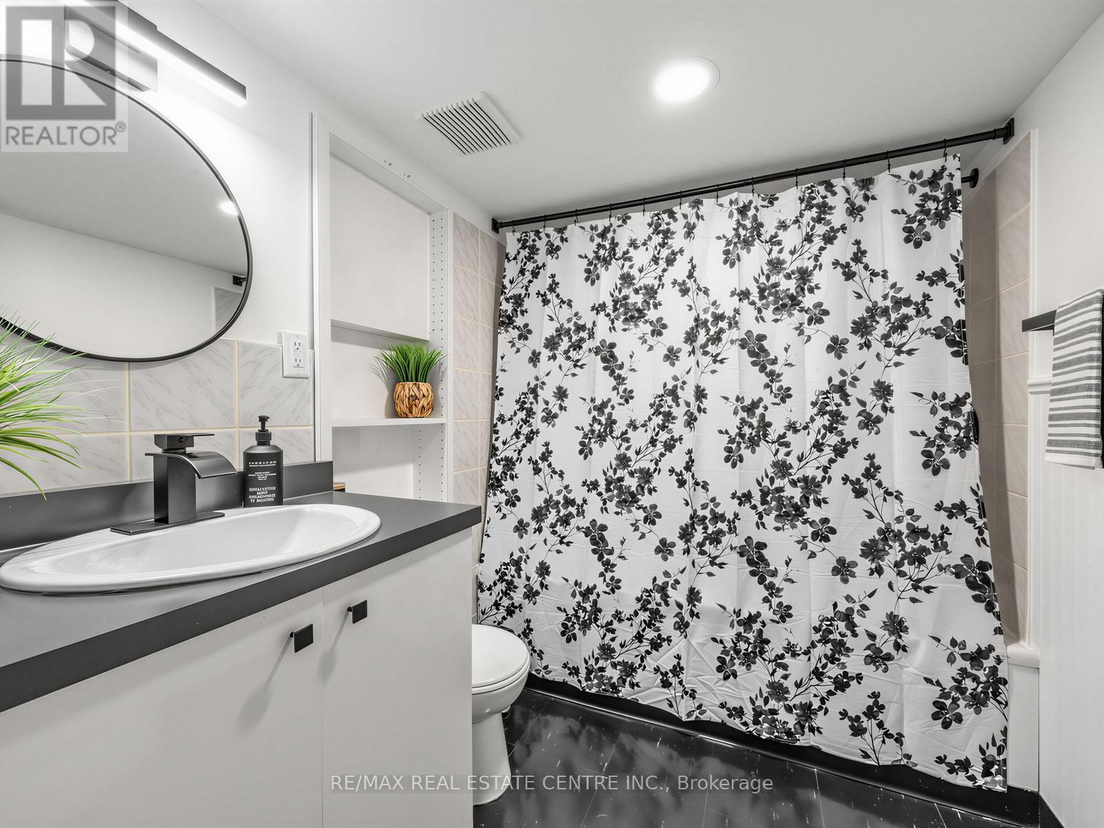 592 Montbeck Crescent, Mississauga, Ontario  L5G 1N8 - Photo 31 - W13113360