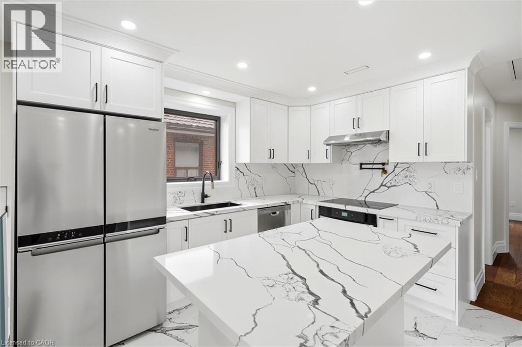 24 TREEVIEW Drive, Toronto, Ontario