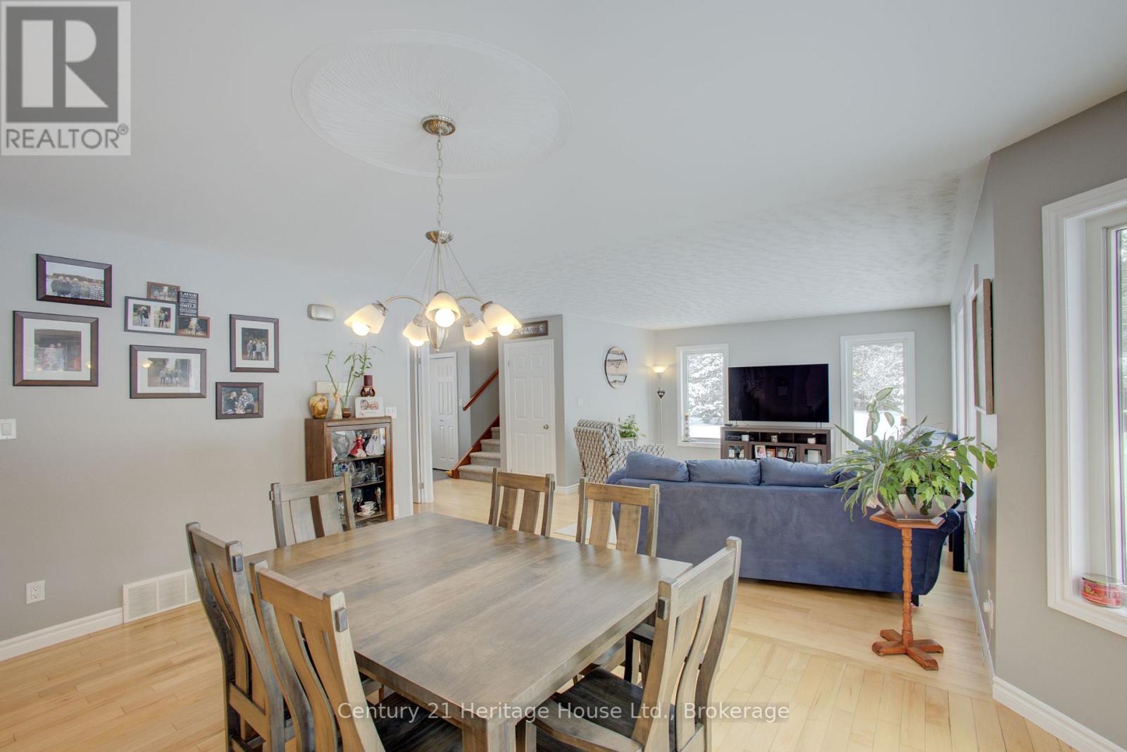 323237 Durham Road E, West Grey, Ontario  N0G 1R0 - Photo 14 - X12827990