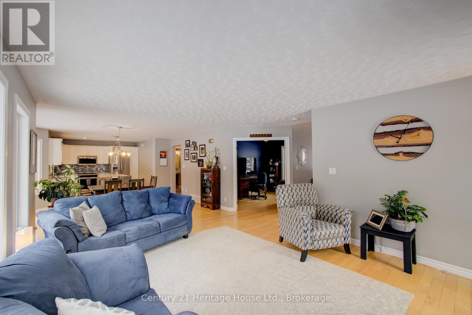 323237 Durham Road E, West Grey, Ontario  N0G 1R0 - Photo 11 - X12827990