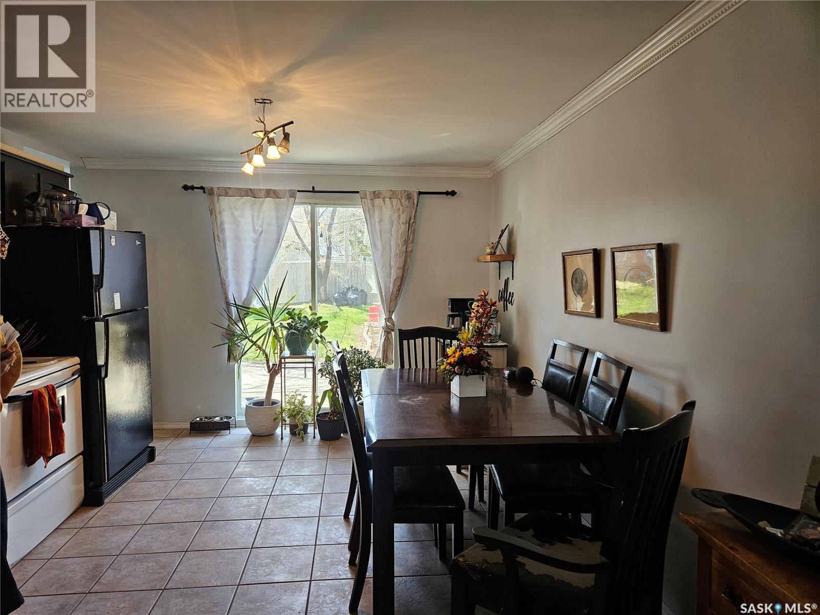 219 Lillooet Street W, Moose Jaw, Saskatchewan  S6H 4Z1 - Photo 3 - SK035602