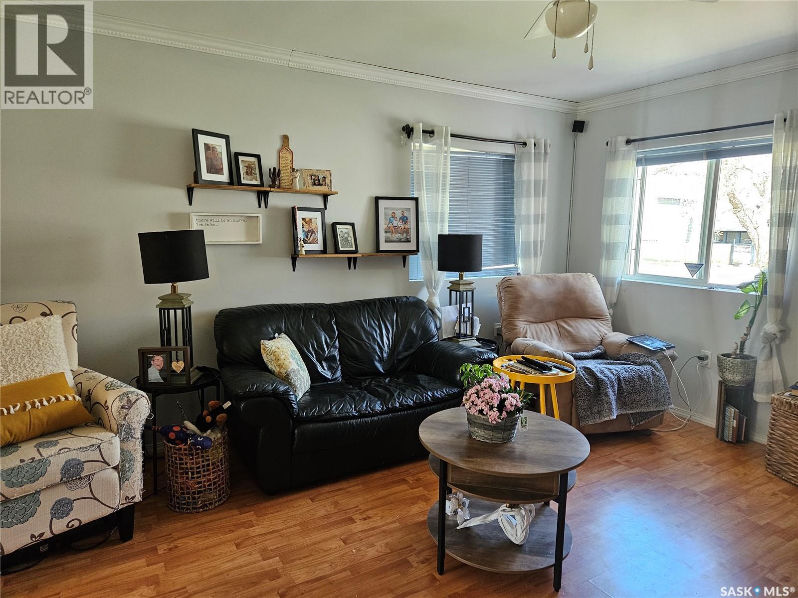 219 Lillooet Street W, Moose Jaw, Saskatchewan  S6H 4Z1 - Photo 5 - SK035602