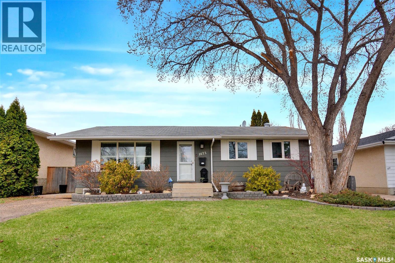 1622 Bradwell Avenue, Saskatoon, Saskatchewan S7N 2P1 - Photo 1 - SK035594