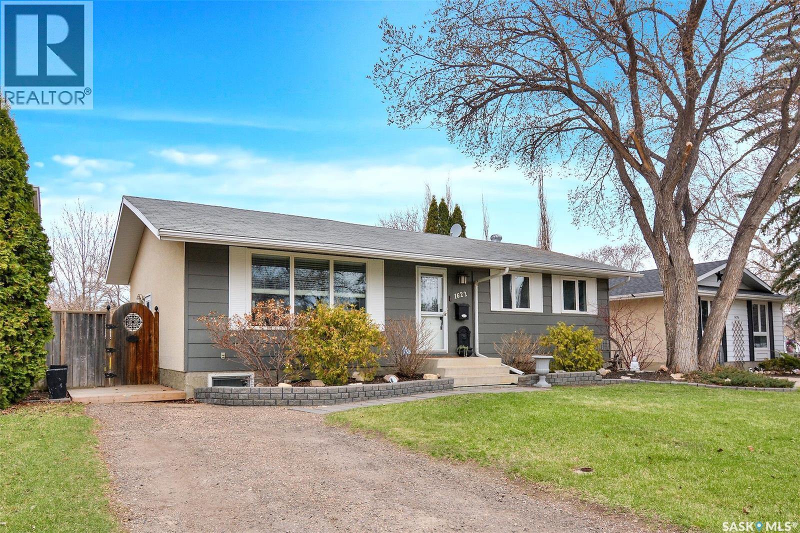 1622 Bradwell Avenue, Saskatoon, Saskatchewan S7N 2P1 - Photo 2 - SK035594