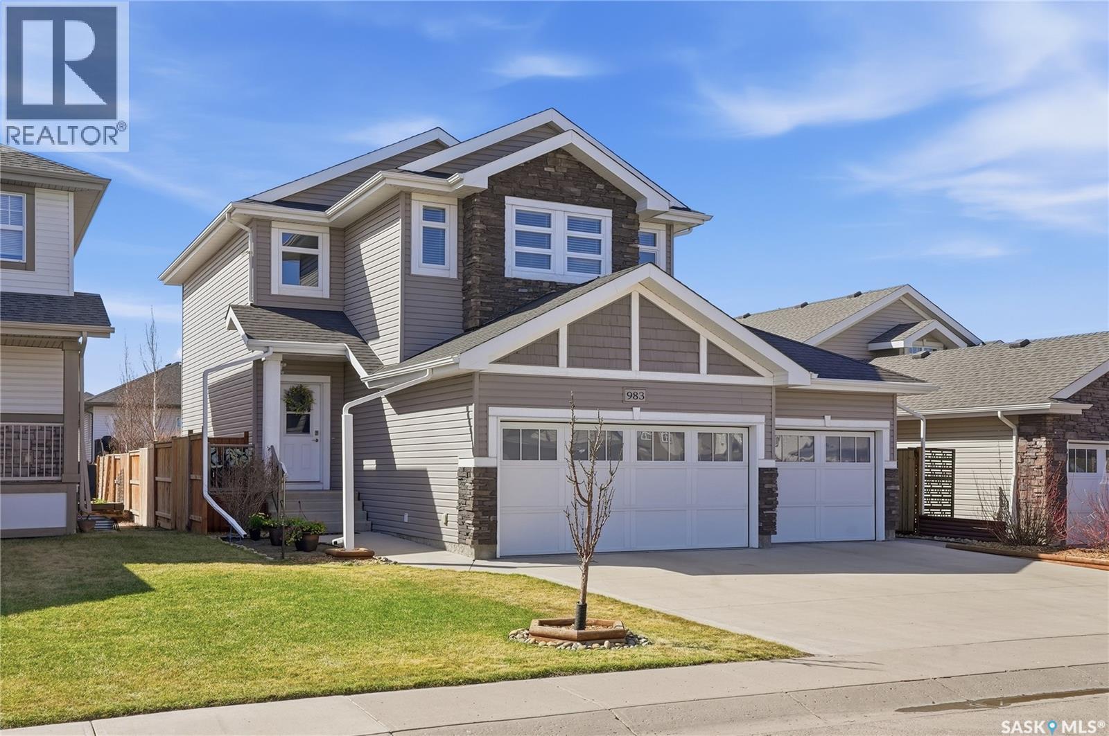 983 Pringle Cove, Saskatoon, Saskatchewan  S7T 1C9 - Photo 1 - SK035556