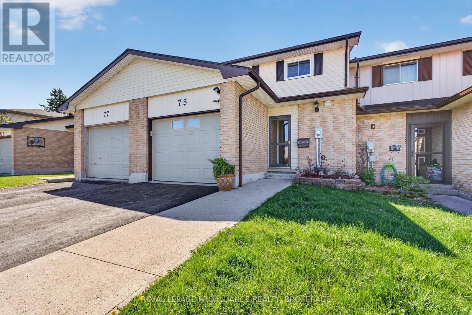 <div class="slider-price">$525,000</div><p>75 Windfield Crescent, Kingston, Ontario</p>