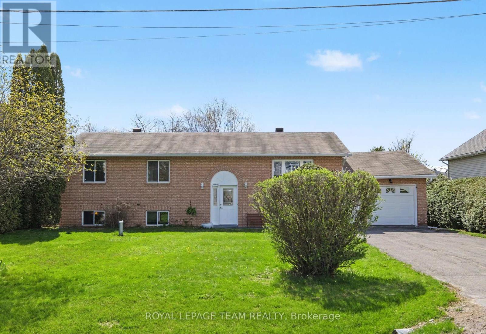 6294 Ottawa Street, Ottawa, Ontario  K0A 2Z0 - Photo 1 - X13113478