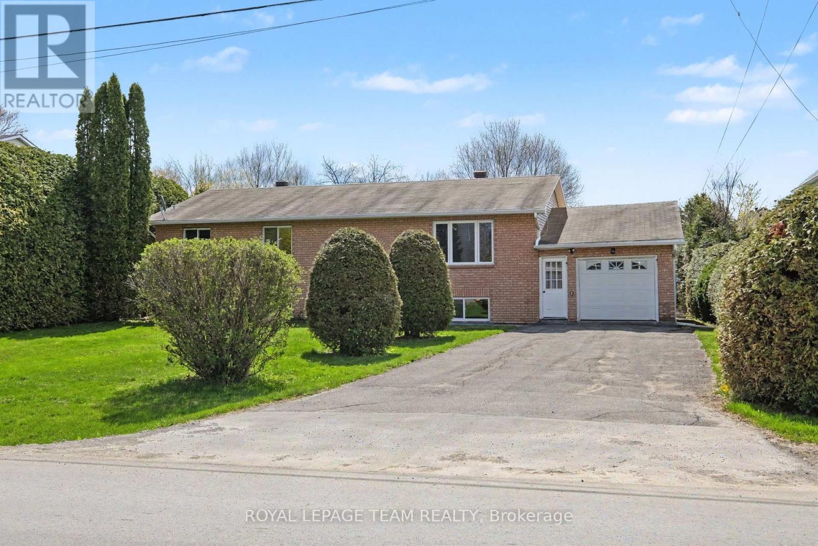 6294 Ottawa Street, Ottawa, Ontario  K0A 2Z0 - Photo 2 - X13113478
