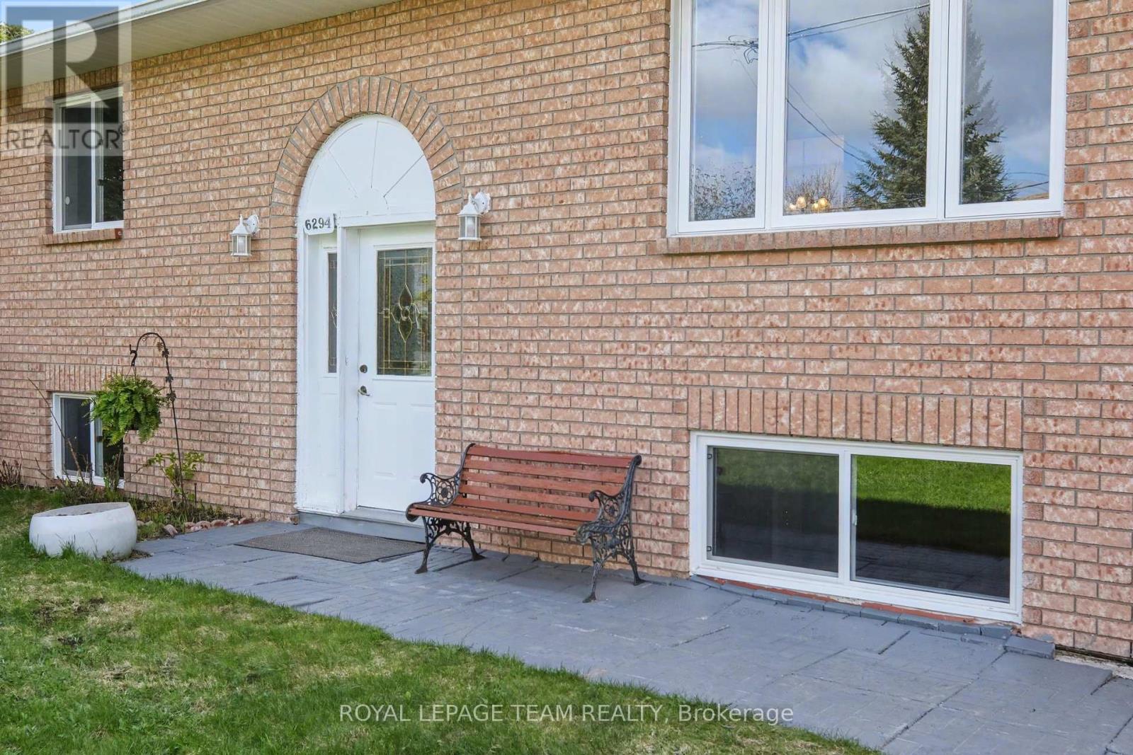 6294 Ottawa Street, Ottawa, Ontario  K0A 2Z0 - Photo 3 - X13113478