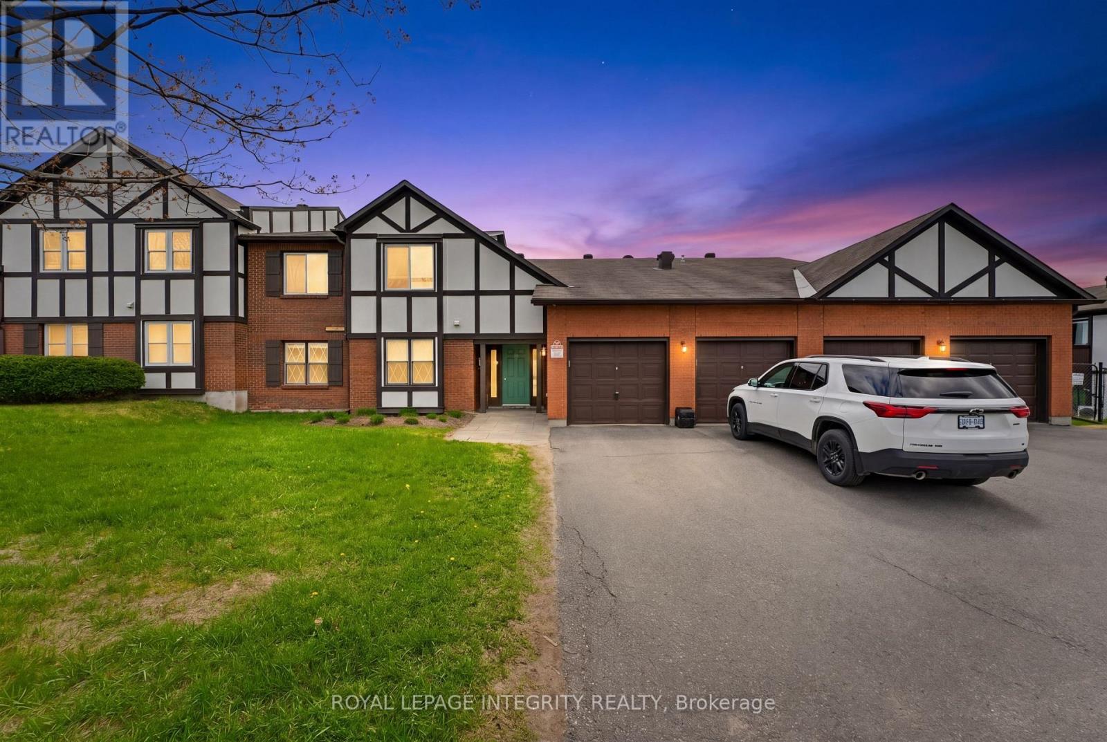 35A STONEHAVEN DRIVE, Ottawa, Ontario
