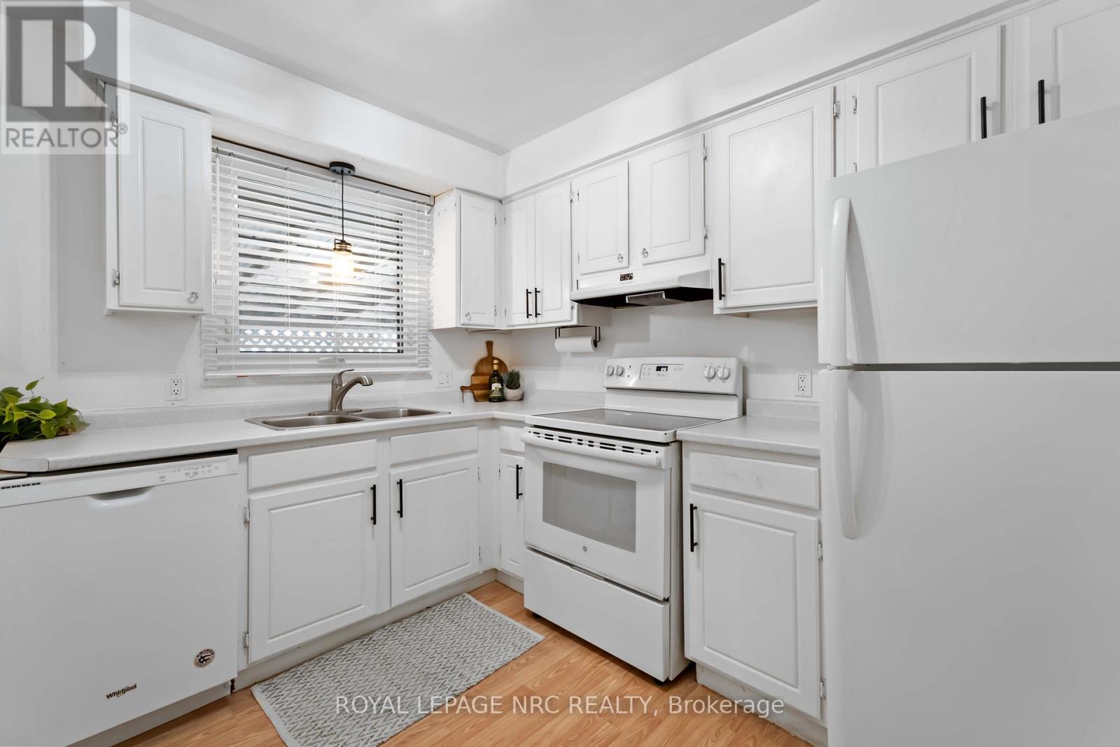 5753 Vine Street, Niagara Falls, Ontario  L2J 1K8 - Photo 13 - X13113610