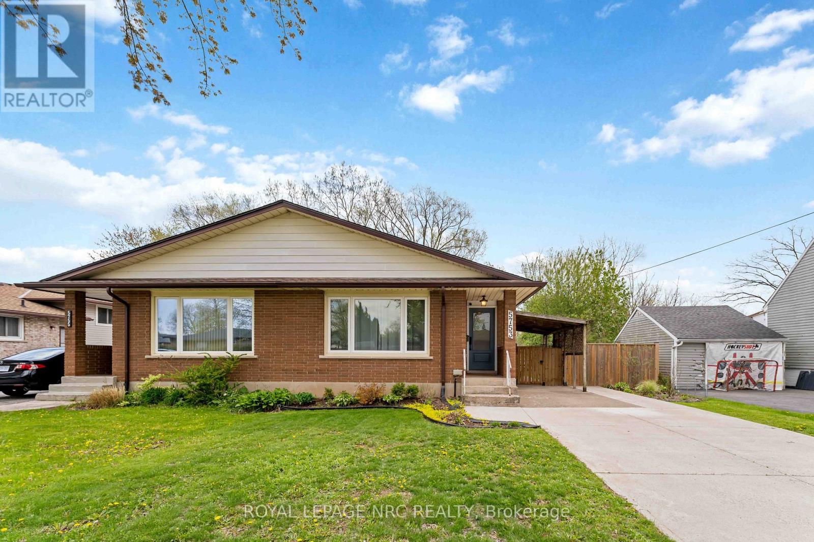 5753 Vine Street, Niagara Falls, Ontario  L2J 1K8 - Photo 2 - X13113610