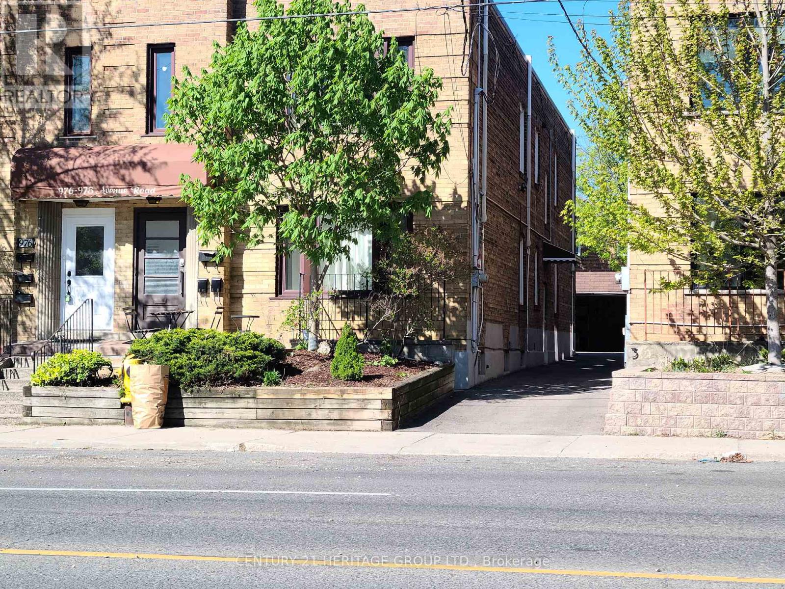 MAIN - 978 AVENUE ROAD, Toronto, Ontario