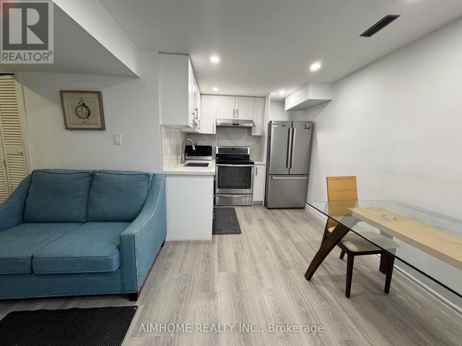 180 Valley Stream Drive, Toronto, Ontario  M1V 2A5 - Photo 8 - E13108776