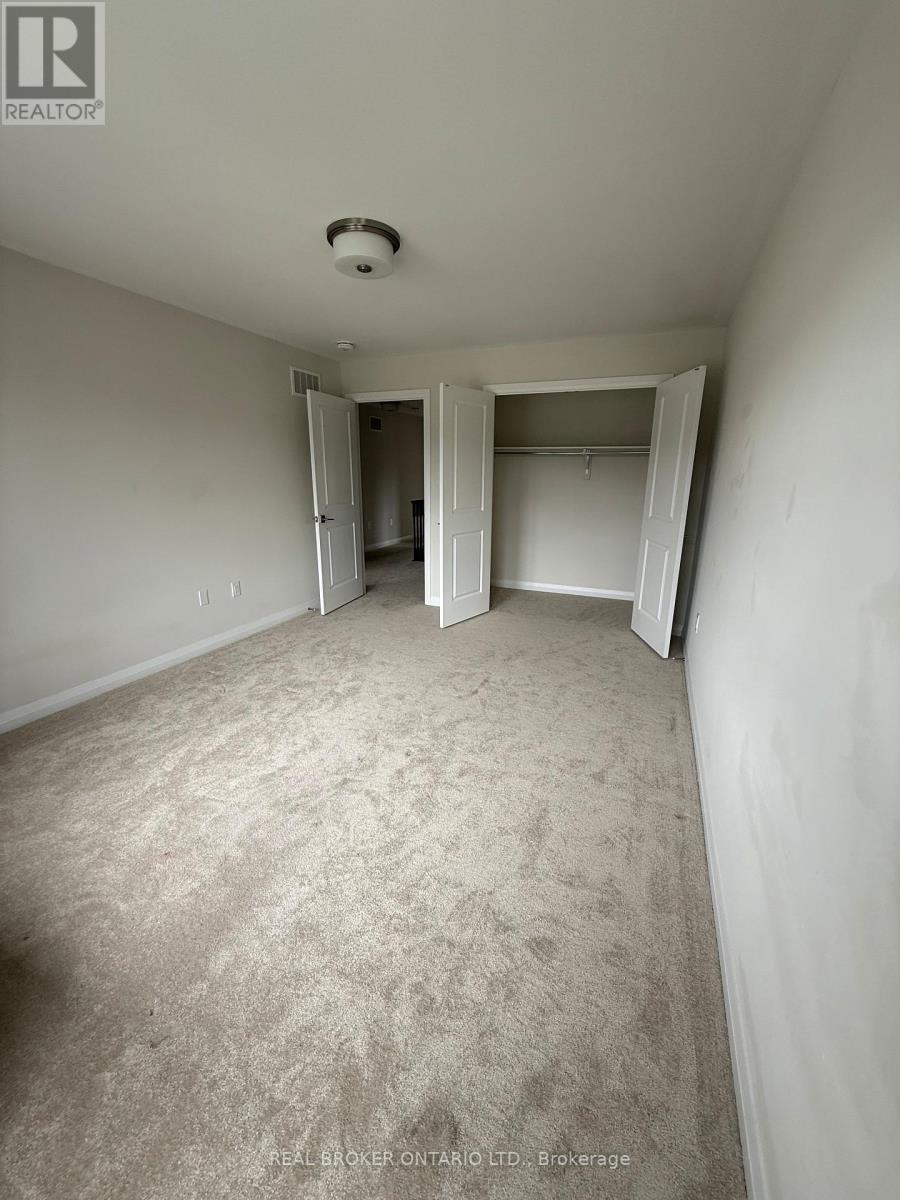 Room B,c,d,e - 3143 Searidge Street, Severn, Ontario L3V 0Y4 - Photo 7 - S13066028