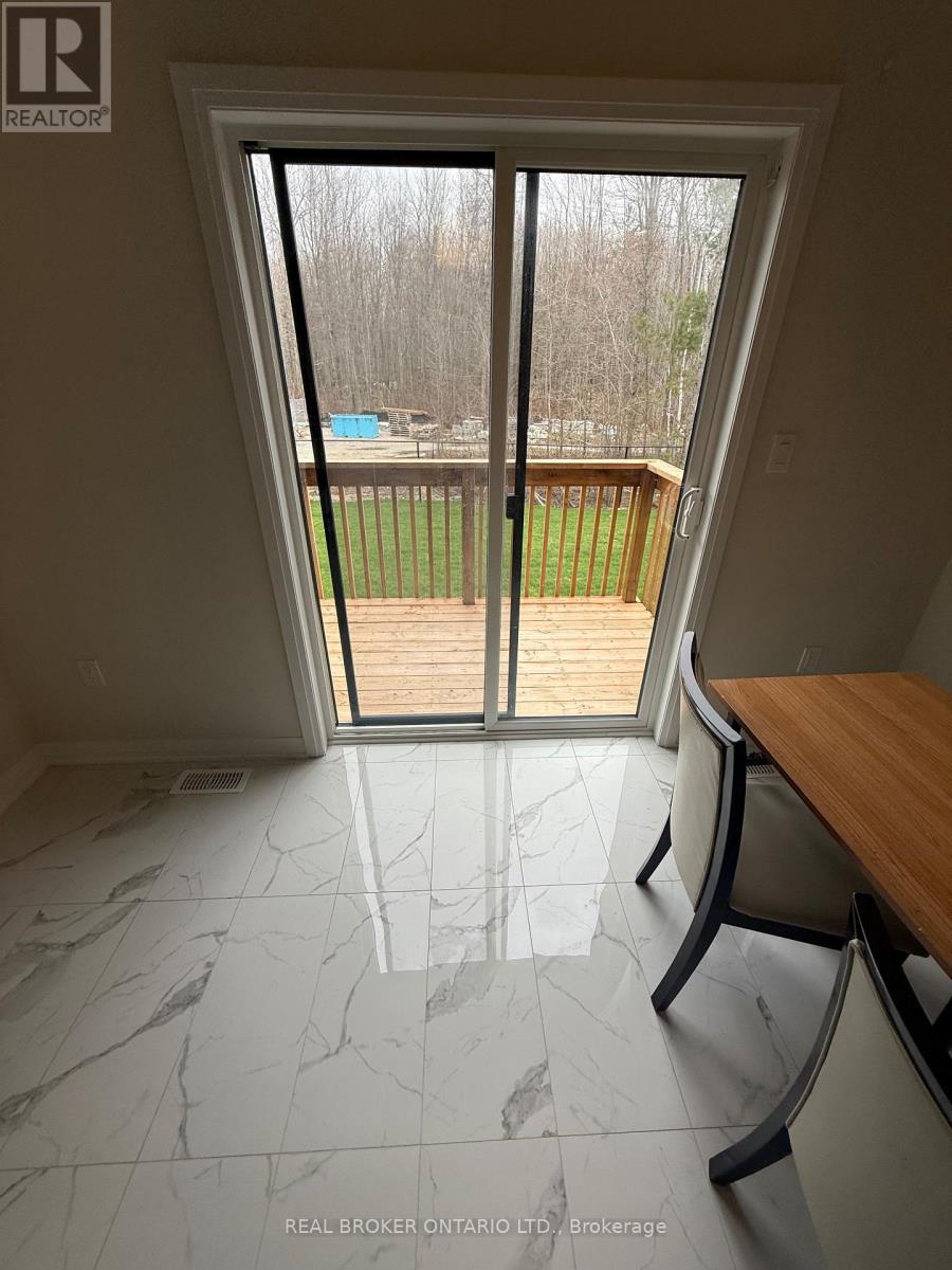 Room B,c,d,e - 3143 Searidge Street, Severn, Ontario L3V 0Y4 - Photo 15 - S13066028