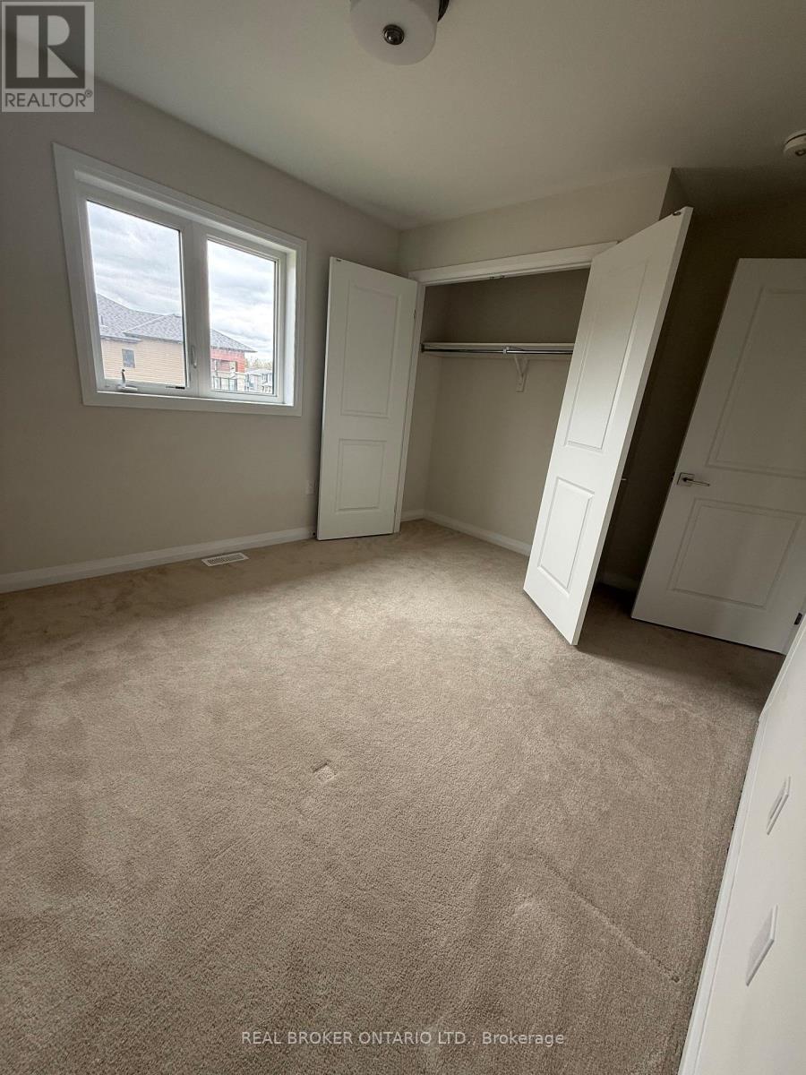 Room B,c,d,e - 3143 Searidge Street, Severn, Ontario L3V 0Y4 - Photo 8 - S13066028