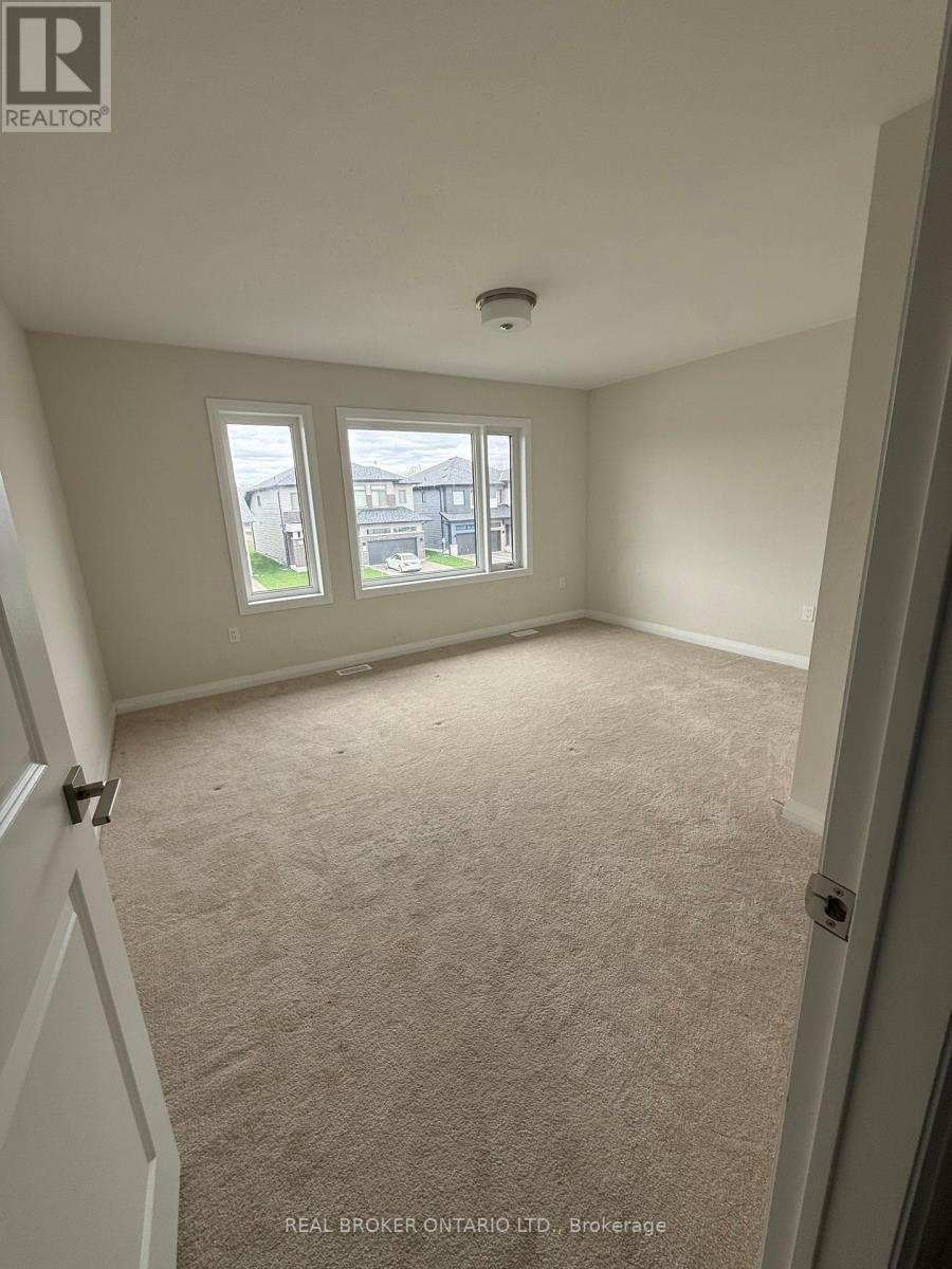Room B,c,d,e - 3143 Searidge Street, Severn, Ontario L3V 0Y4 - Photo 5 - S13066028