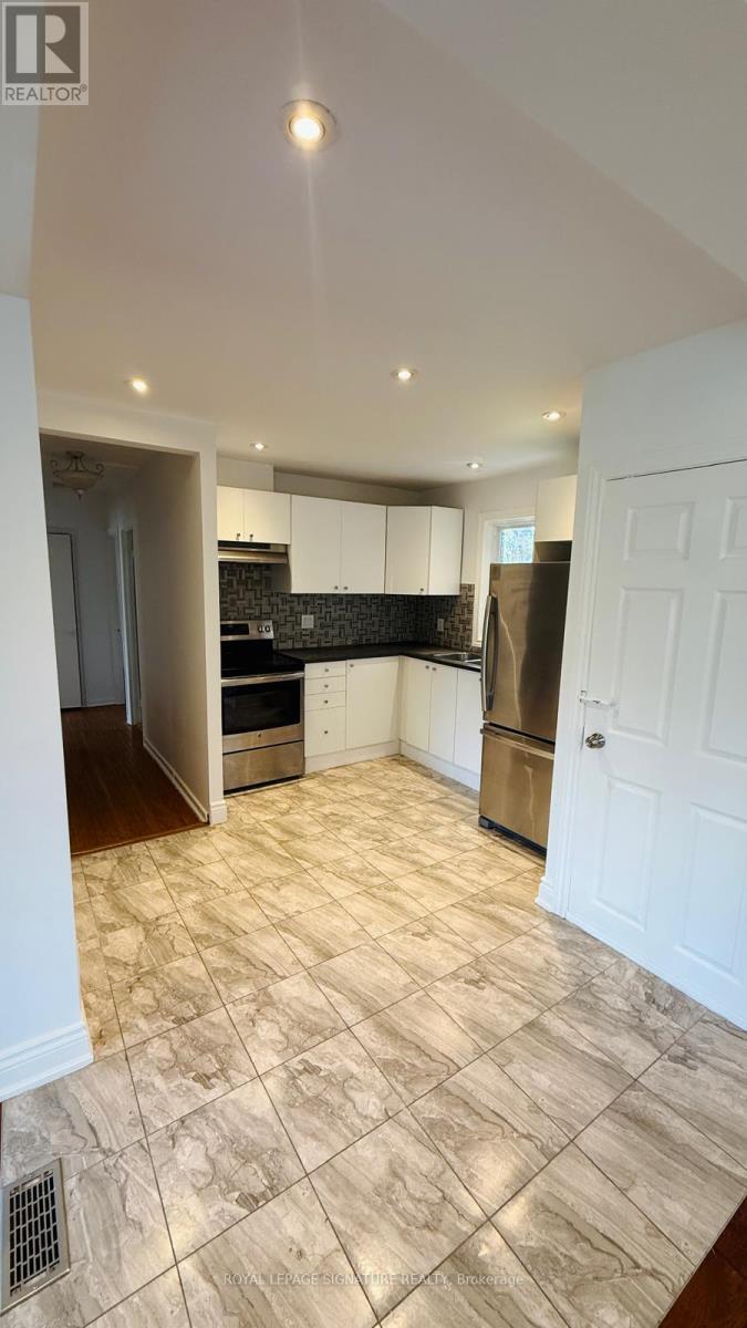 2140 Munden Road, Mississauga, Ontario  L5A 2R2 - Photo 3 - W13112152