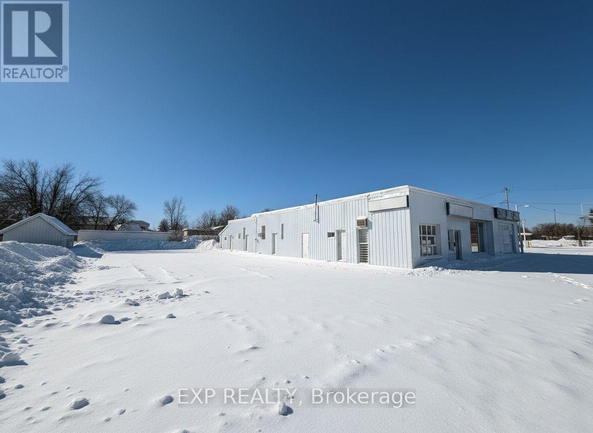 140 John Street, Hawkesbury, Ontario  K6A 1X9 - Photo 5 - X12946970