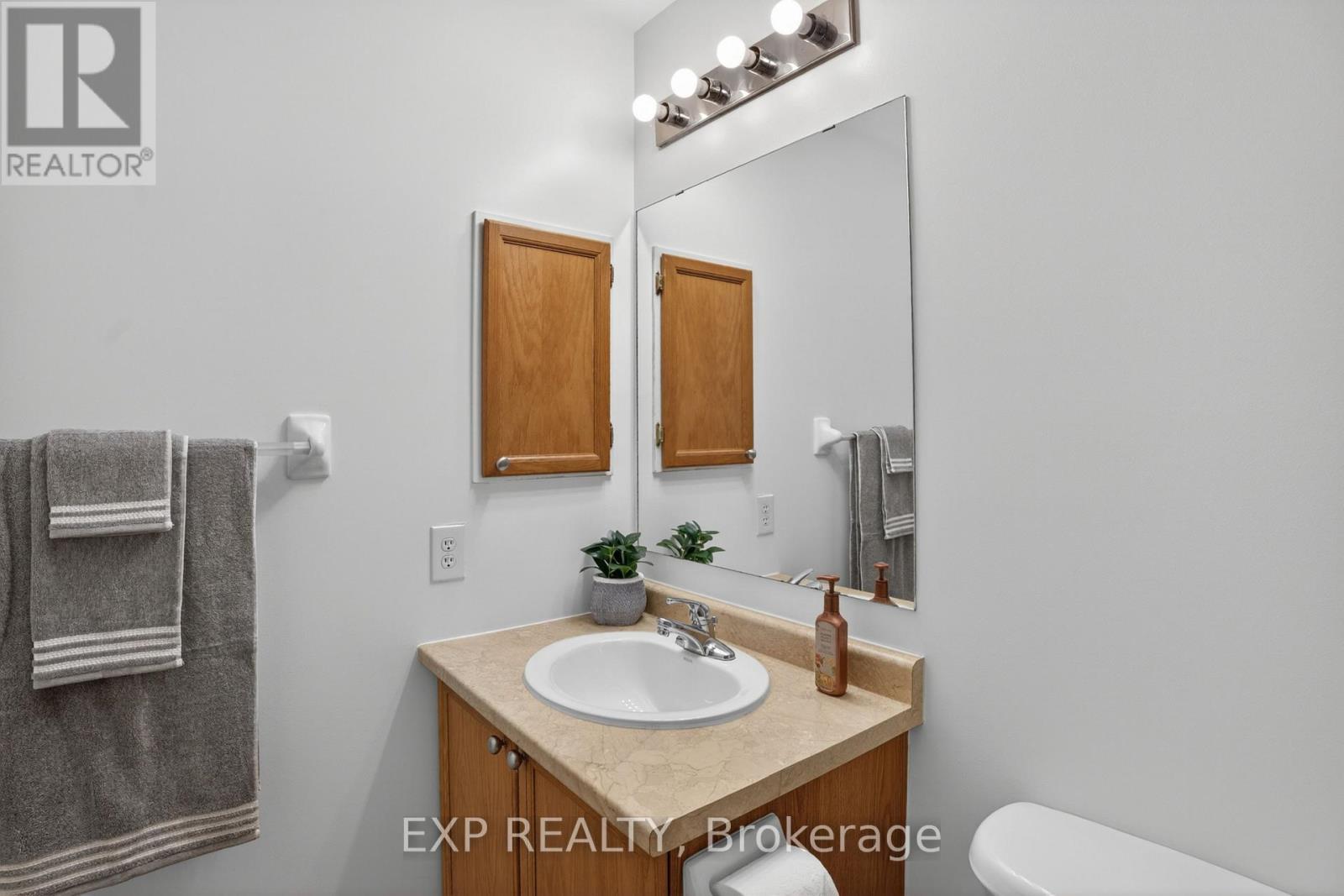 301 Brigitta Street, Ottawa, Ontario  K2S 0H8 - Photo 16 - X13036632