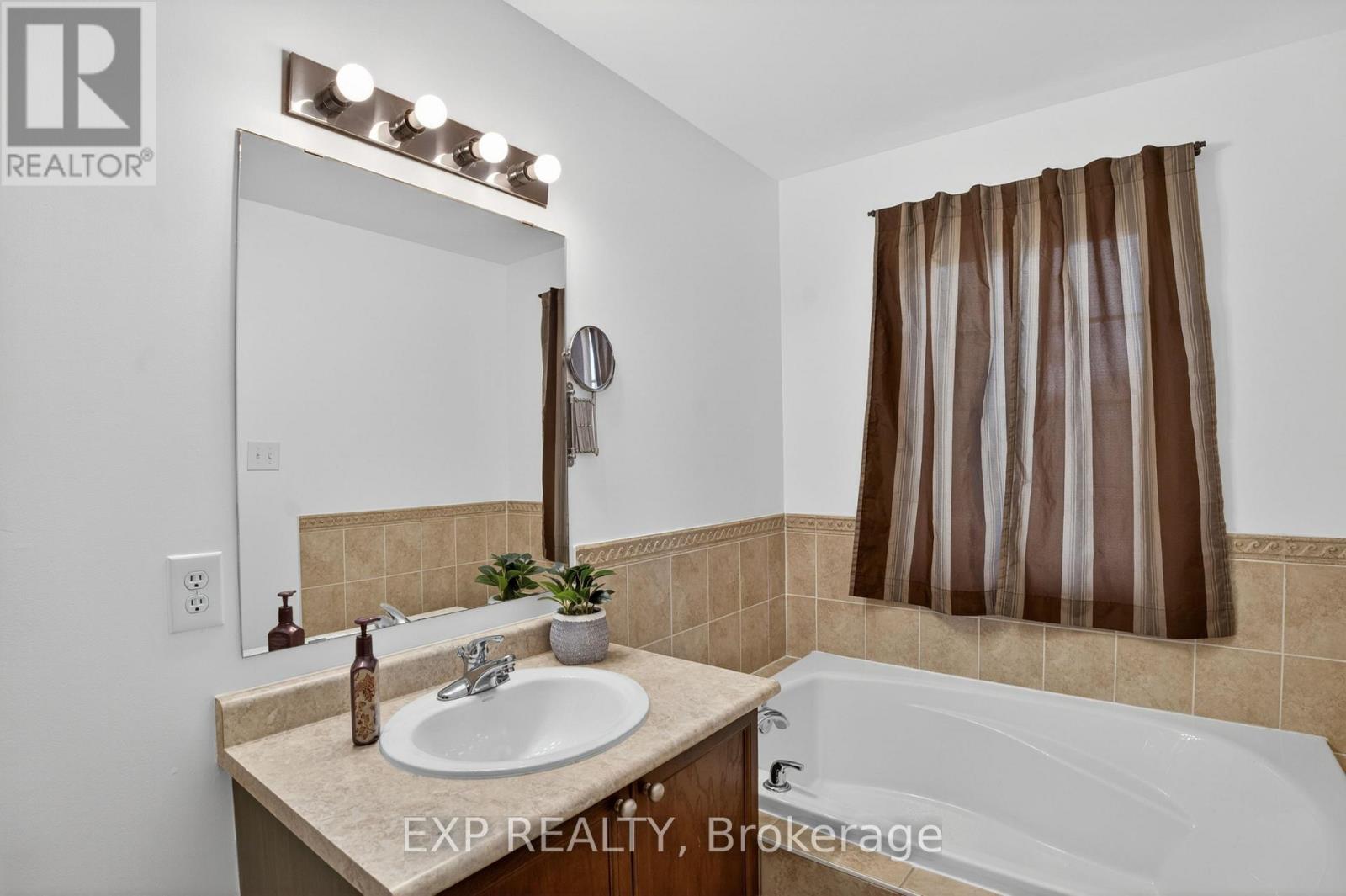 301 Brigitta Street, Ottawa, Ontario  K2S 0H8 - Photo 18 - X13036632