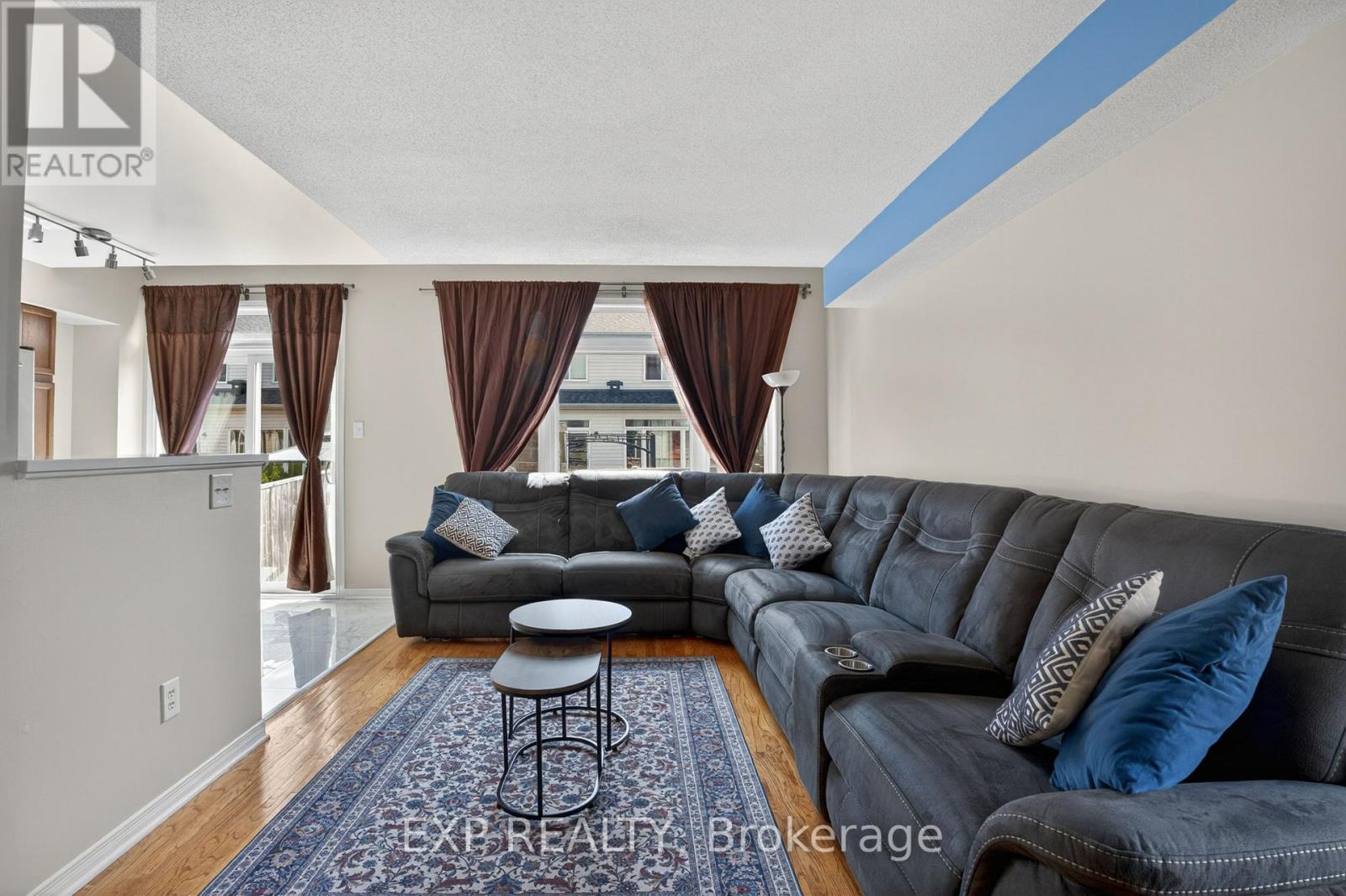 301 Brigitta Street, Ottawa, Ontario  K2S 0H8 - Photo 4 - X13036632