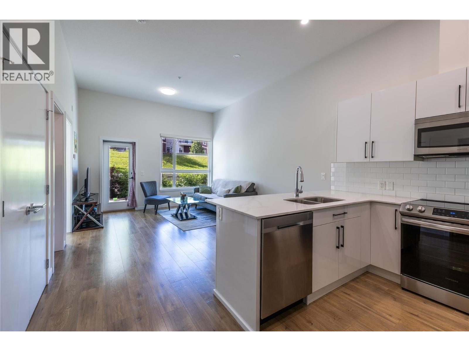 1880 Hugh Allan Drive Unit# 107, Kamloops, British Columbia  V1S 0E8 - Photo 3 - 10386626