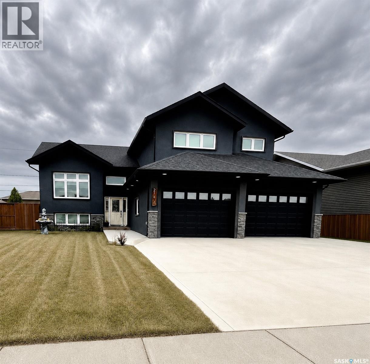 214 Elizabeth Street, Melfort, Saskatchewan  S0E 1A0 - Photo 1 - SK035251