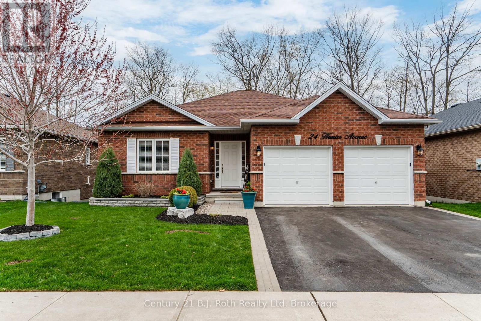 24 HUNTER AVENUE, tay (victoria harbour), Ontario