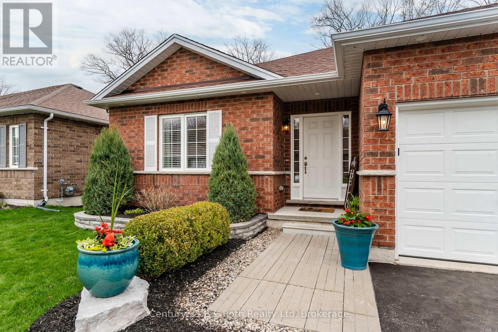 24 Hunter Avenue, Tay (Victoria Harbour), Ontario  L0K 2A0 - Photo 2 - S13113650
