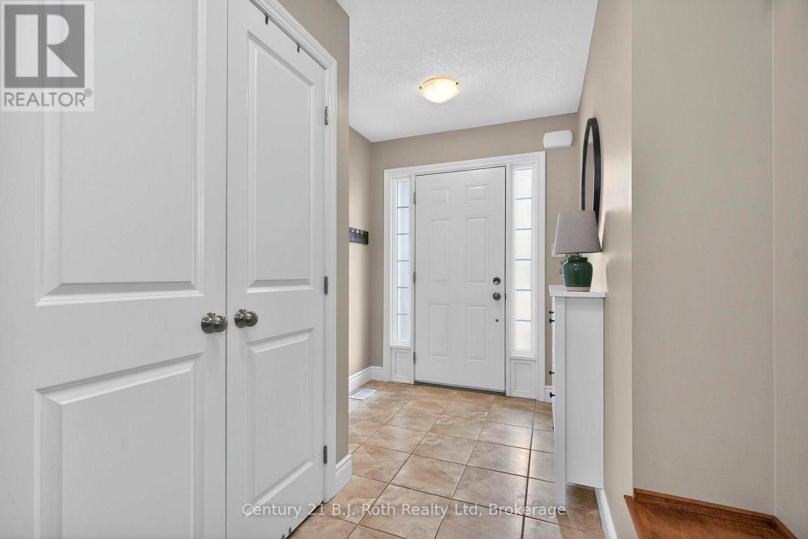 24 Hunter Avenue, Tay (Victoria Harbour), Ontario  L0K 2A0 - Photo 5 - S13113650